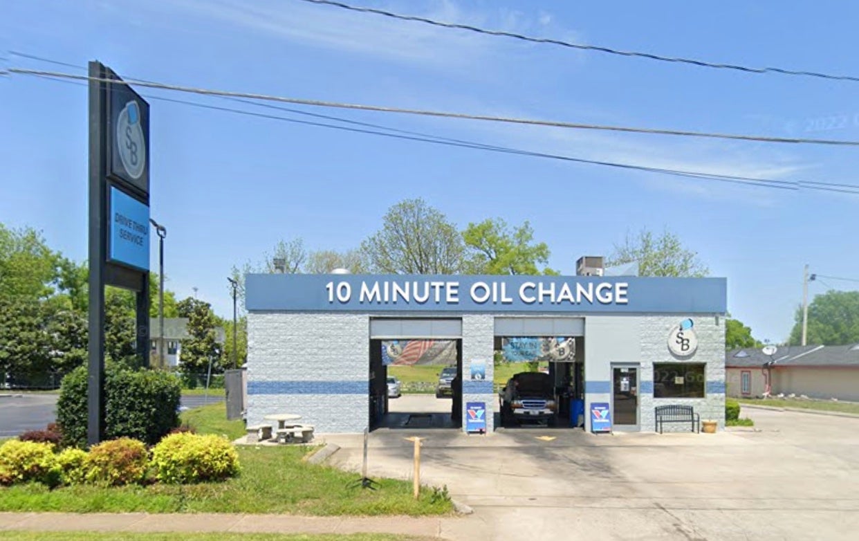 Fast DriveThru Oil Change Shelbyville, TN Strickland Brothers 10