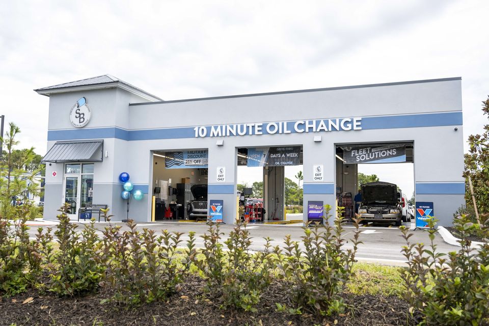 Strickland Brothers 10 Minute Oil Change. Cheap oil change, fast oil change, oil change near me, fleet solutions.